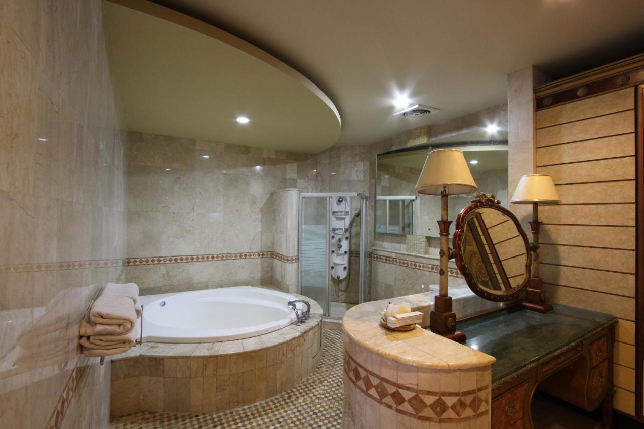 griya desa hotel&pool Sleman  Exterior foto